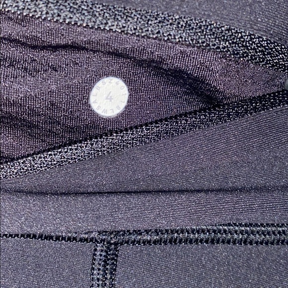Lululemon Reflective Crop - Picture 3 of 6